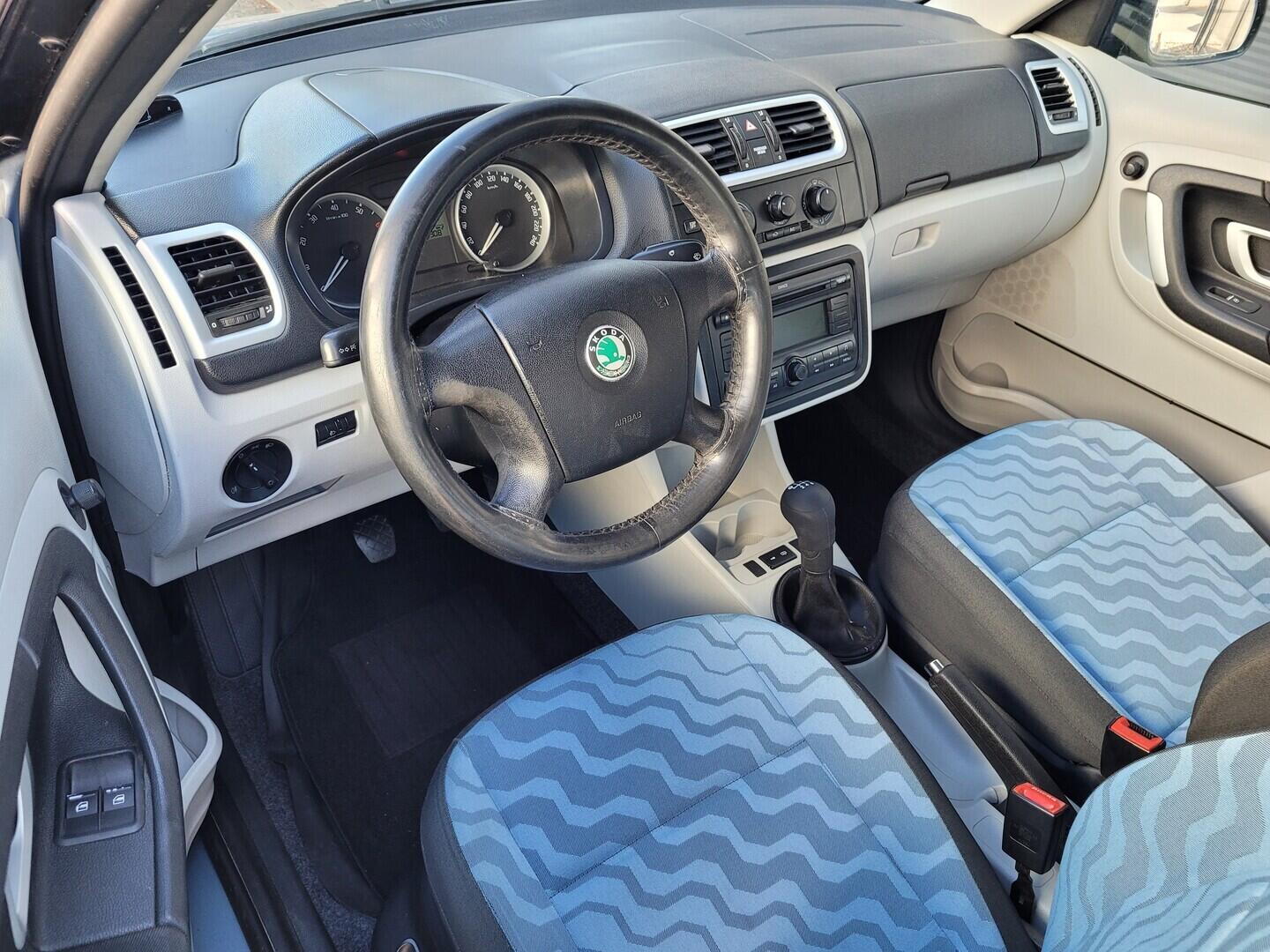 OM190V02721_19.webp_FABIA Elegance 1.4 MPI 63 kW manuál