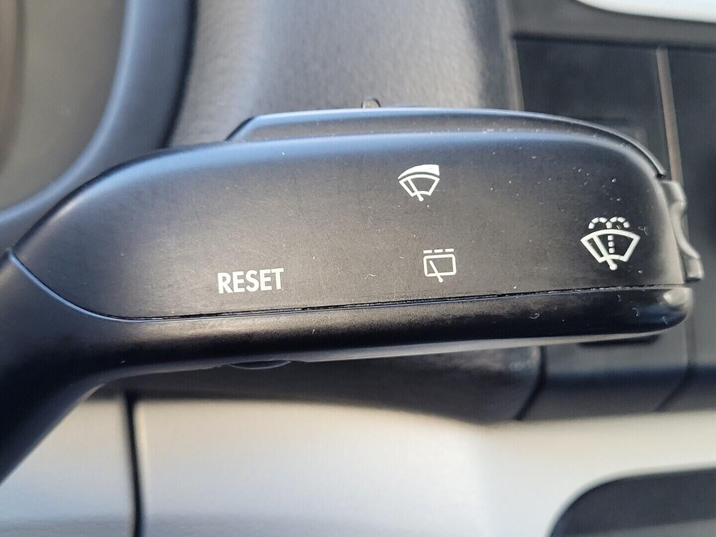 OM190V02721_27.webp_FABIA Elegance 1.4 MPI 63 kW manuál