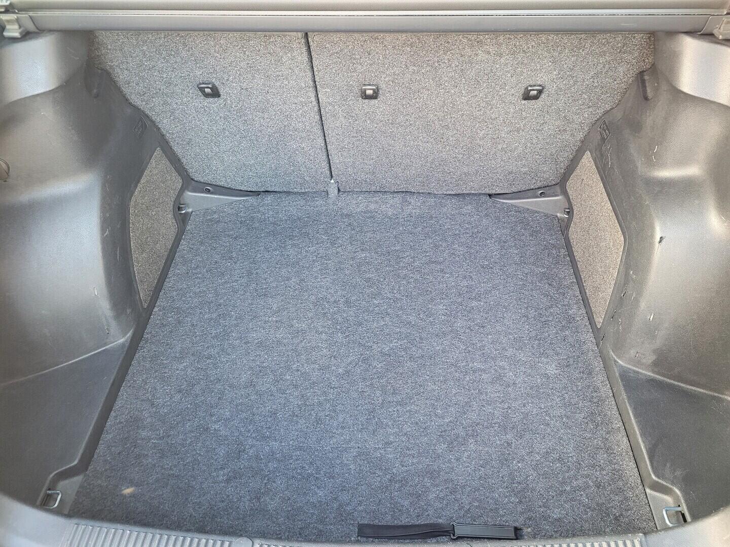 OM190V02721_31.webp_FABIA Elegance 1.4 MPI 63 kW manuál