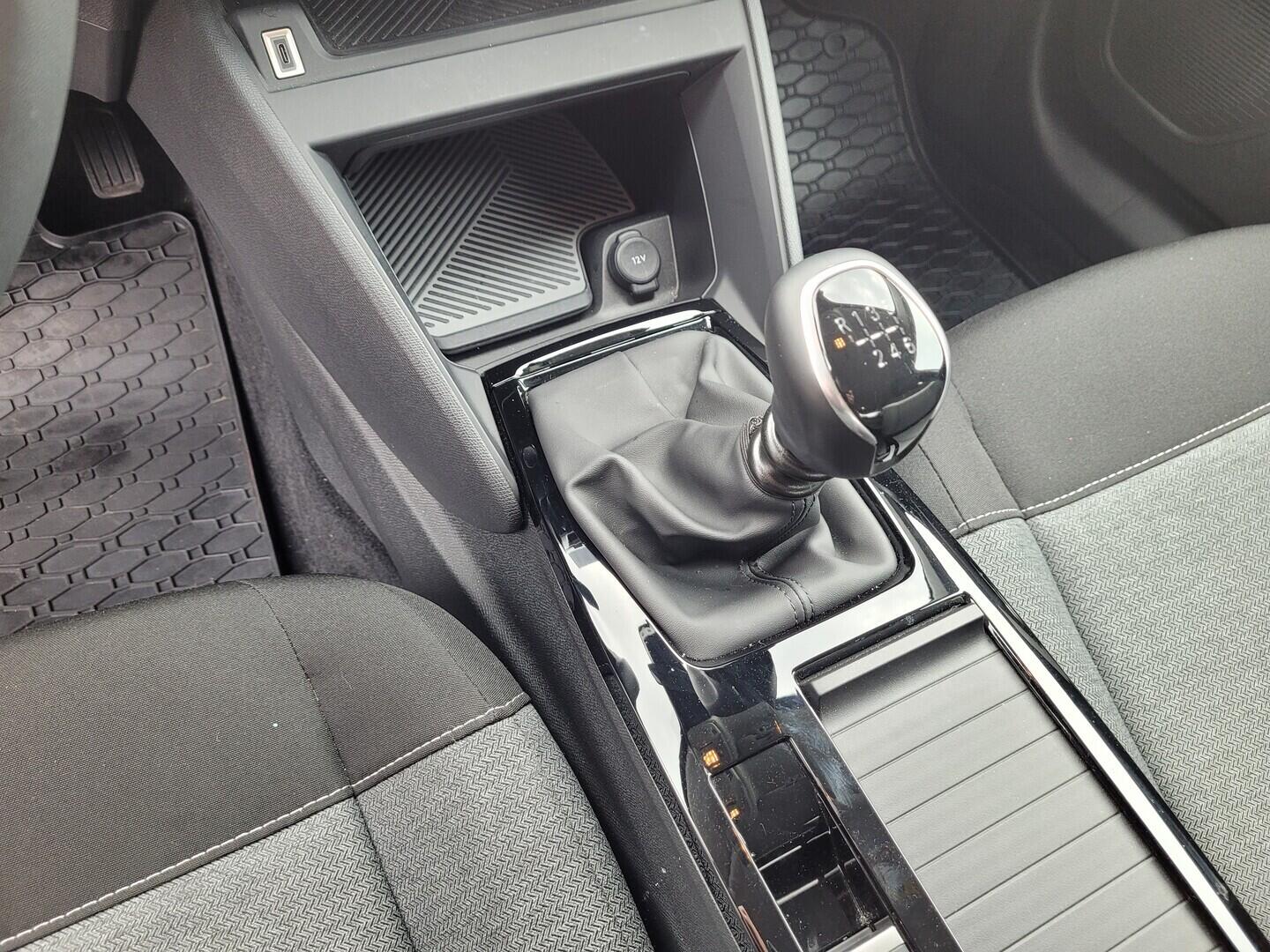 OM190V02722_30.webp_C4 You 1.2 1.2 PureTech 74 kW manuál