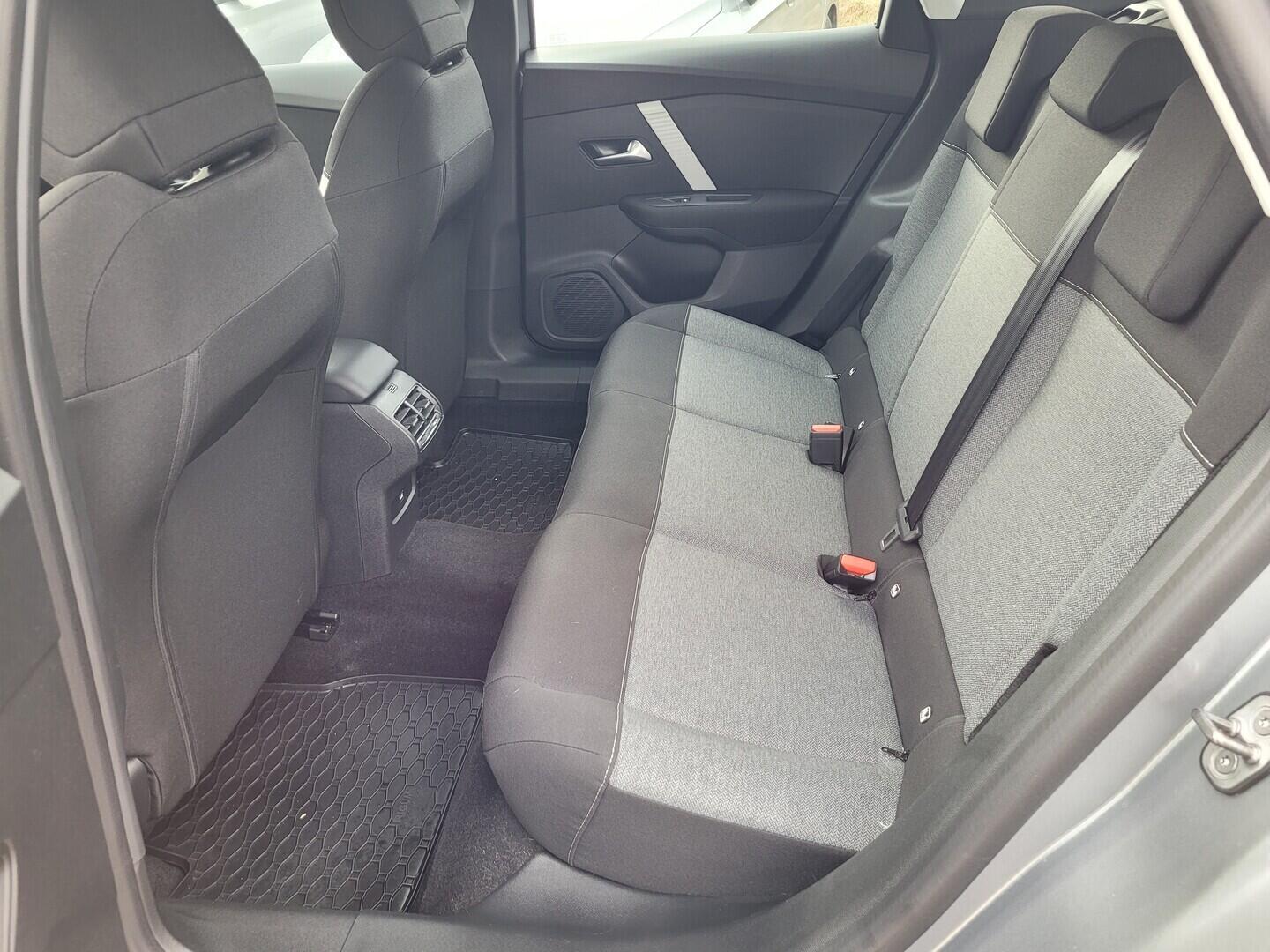 OM190V02722_31.webp_C4 You 1.2 1.2 PureTech 74 kW manuál