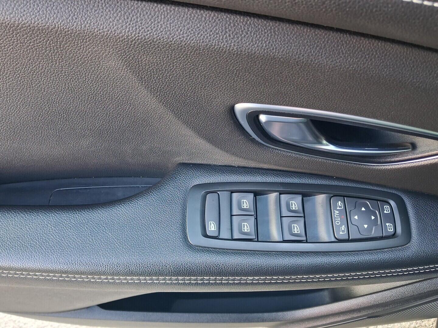 OM190V02726_21.webp_GRAND SCÉNIC Intense 1.8 DCi 88 kW manuál