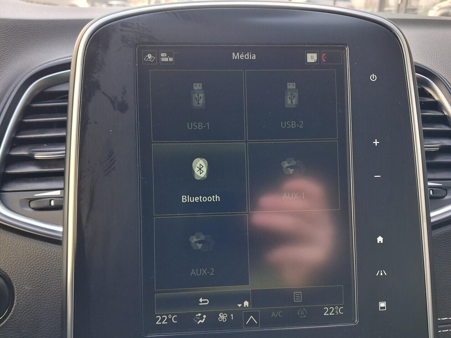 OM190V02726_27.webp_GRAND SCÉNIC Intense 1.8 DCi 88 kW manuál