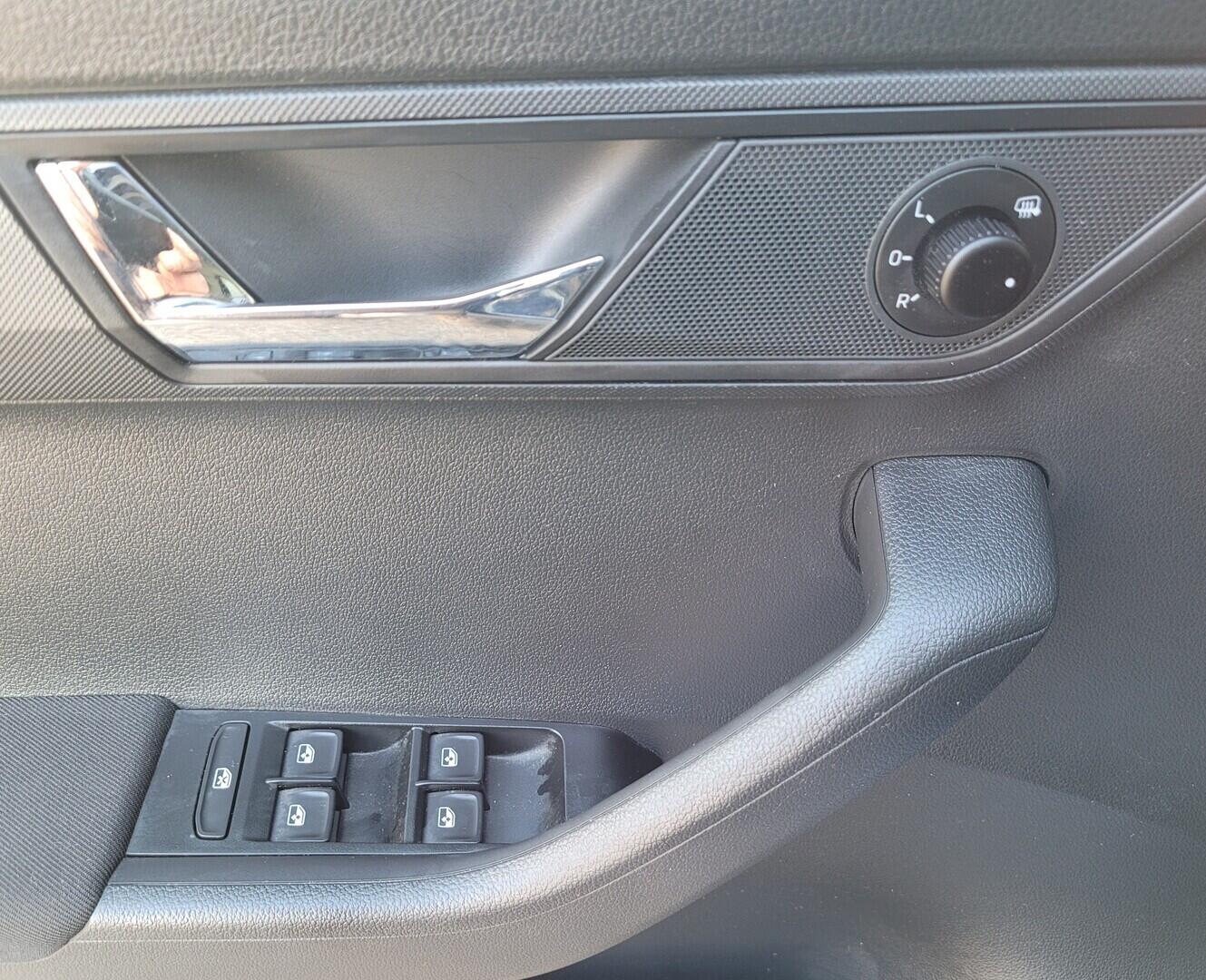 OM190V02731_21.webp_FABIA Style 1.0 TSI 70 kW manuál