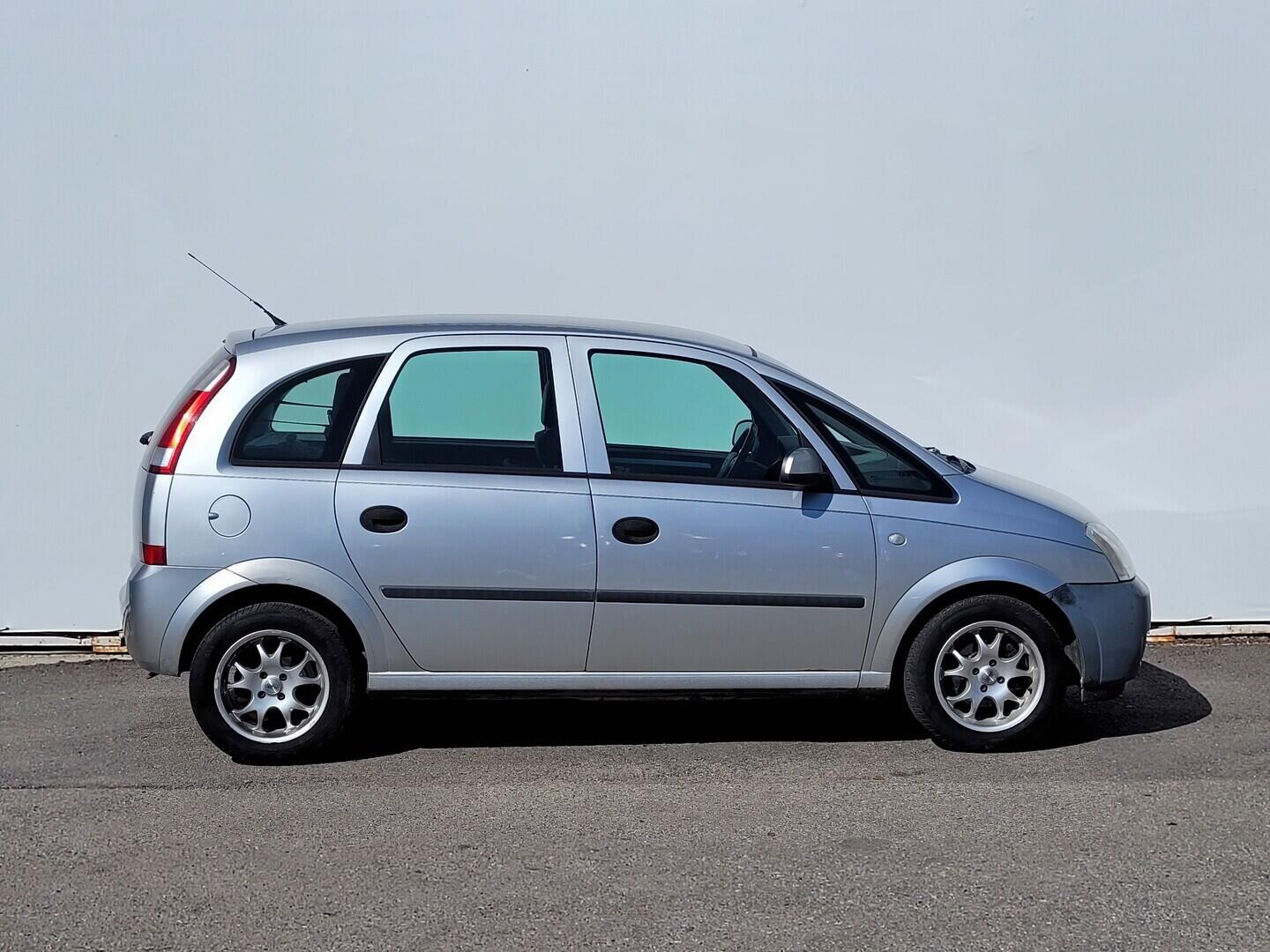 OM190V02734_16.webp_MERIVA  1.6 I 64 kW manuál