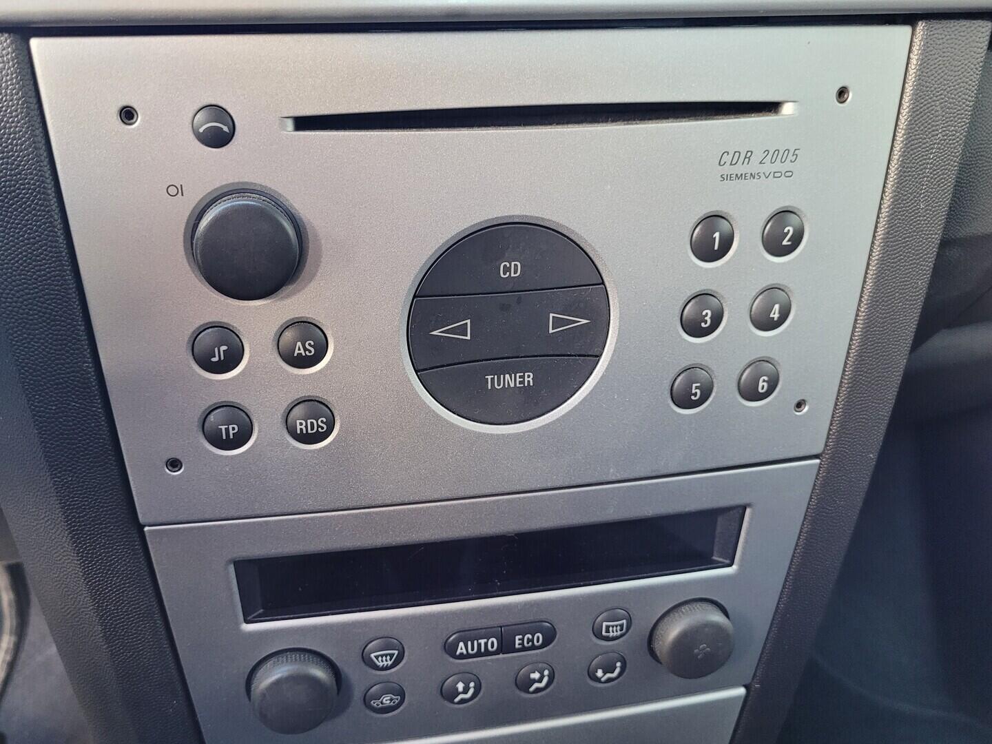 OM190V02734_25.webp_MERIVA  1.6 I 64 kW manuál