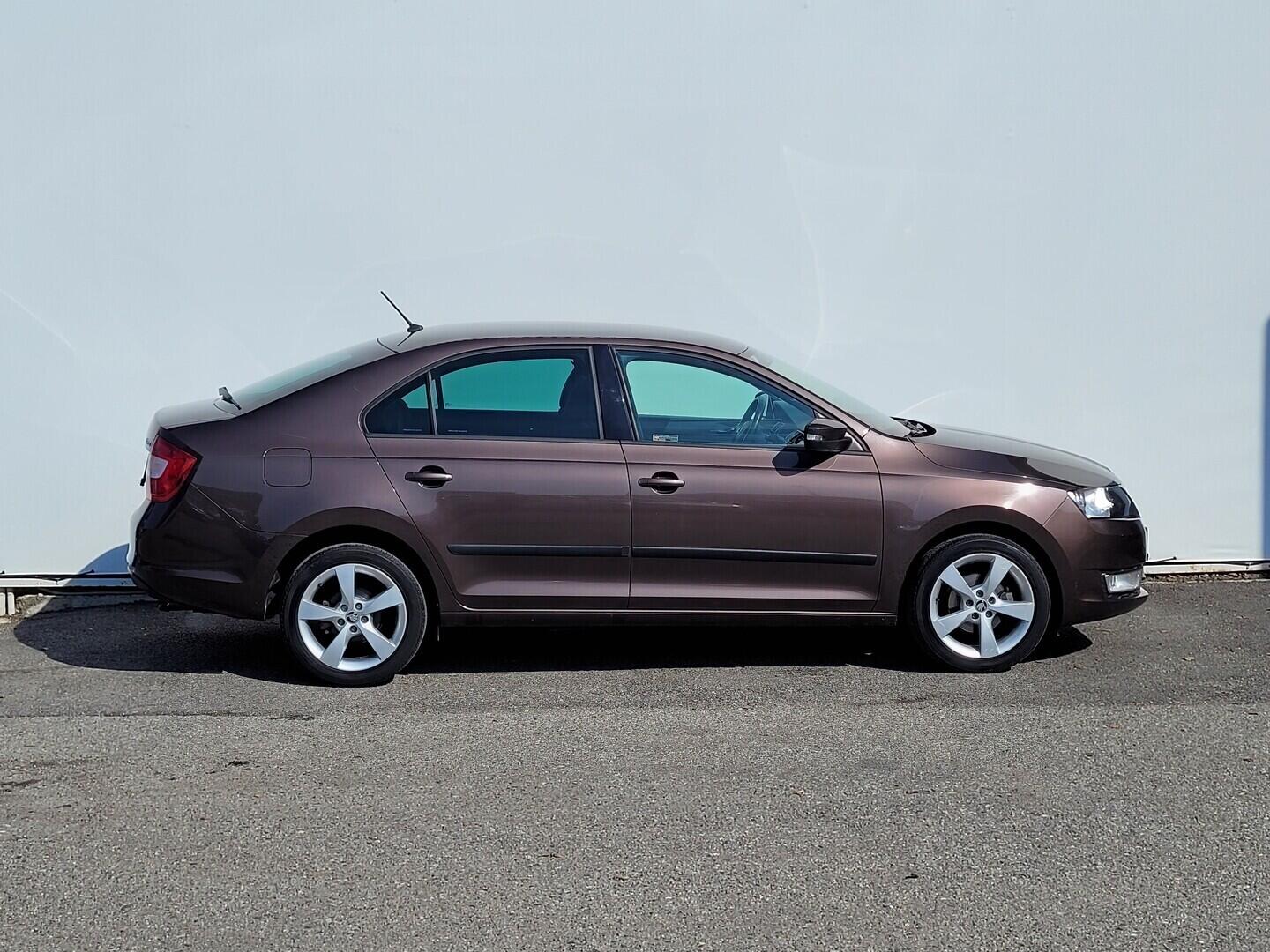 OM190V02739_16.webp_RAPID Ambiente 1.2 TSI 66 kW manuál