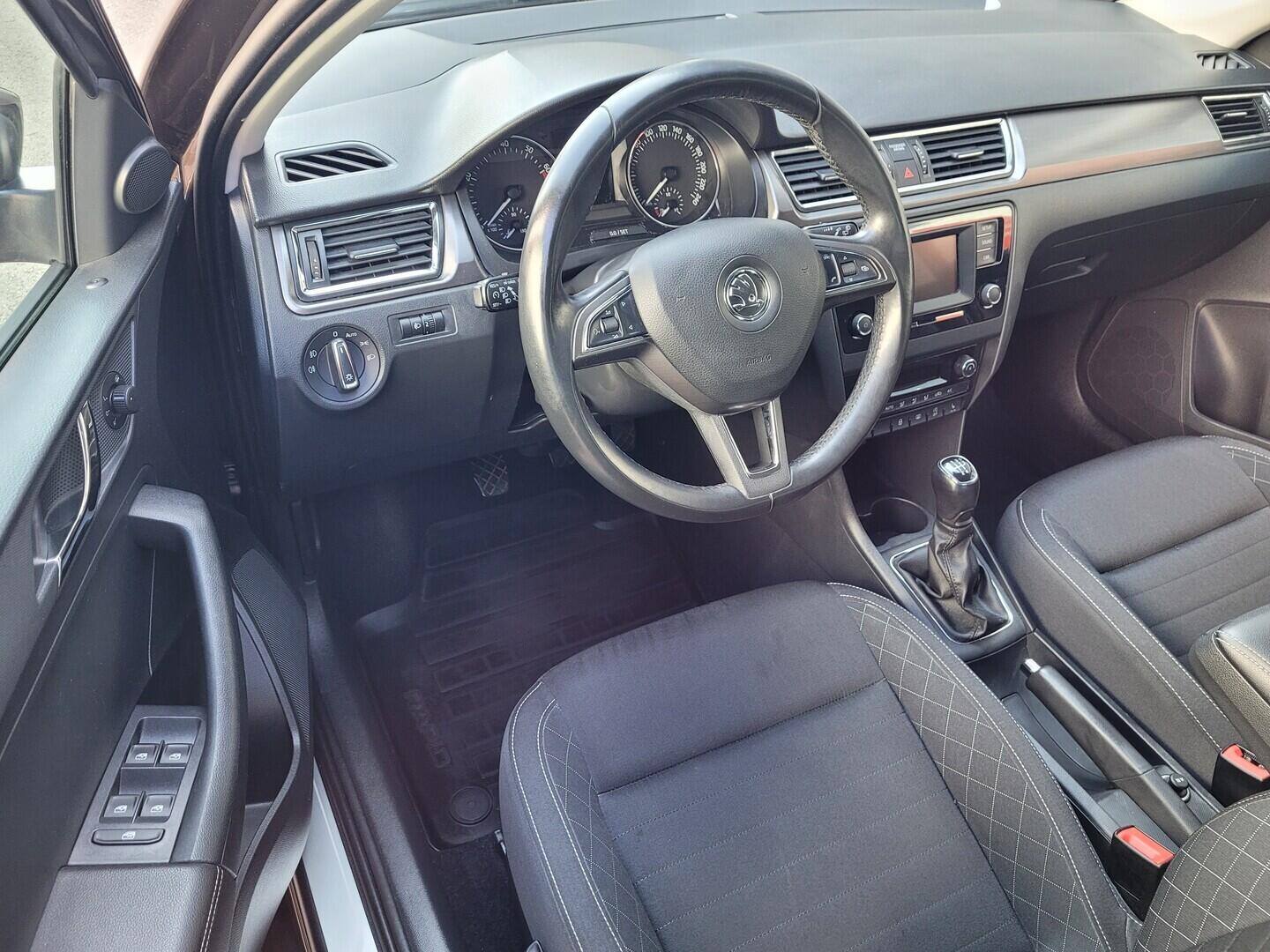 OM190V02739_19.webp_RAPID Ambiente 1.2 TSI 66 kW manuál