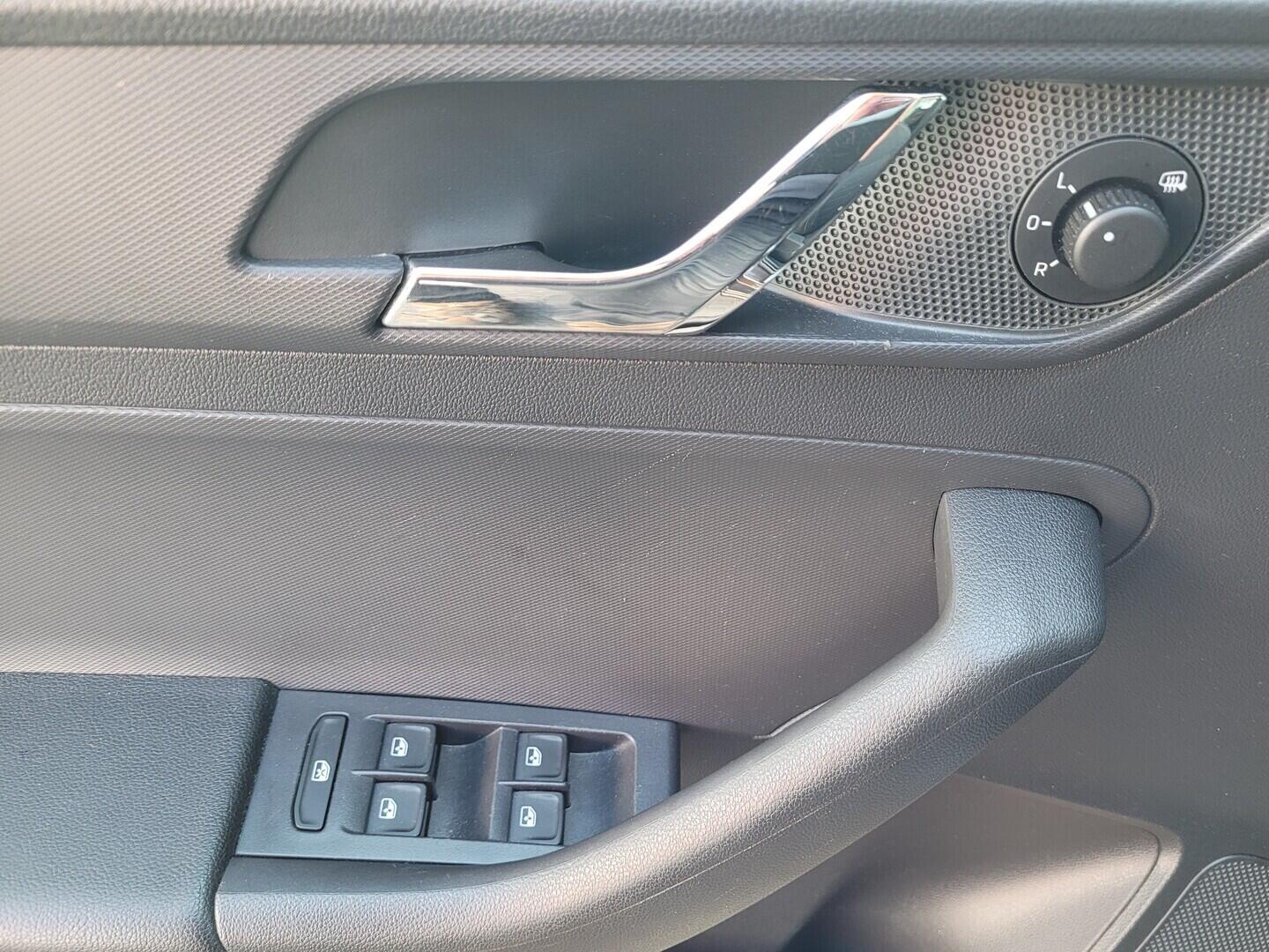 OM190V02739_21.webp_RAPID Ambiente 1.2 TSI 66 kW manuál