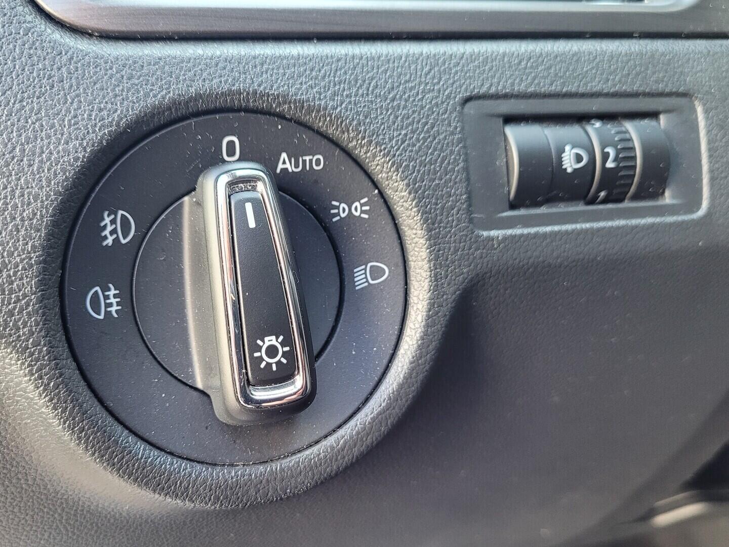 OM190V02739_22.webp_RAPID Ambiente 1.2 TSI 66 kW manuál