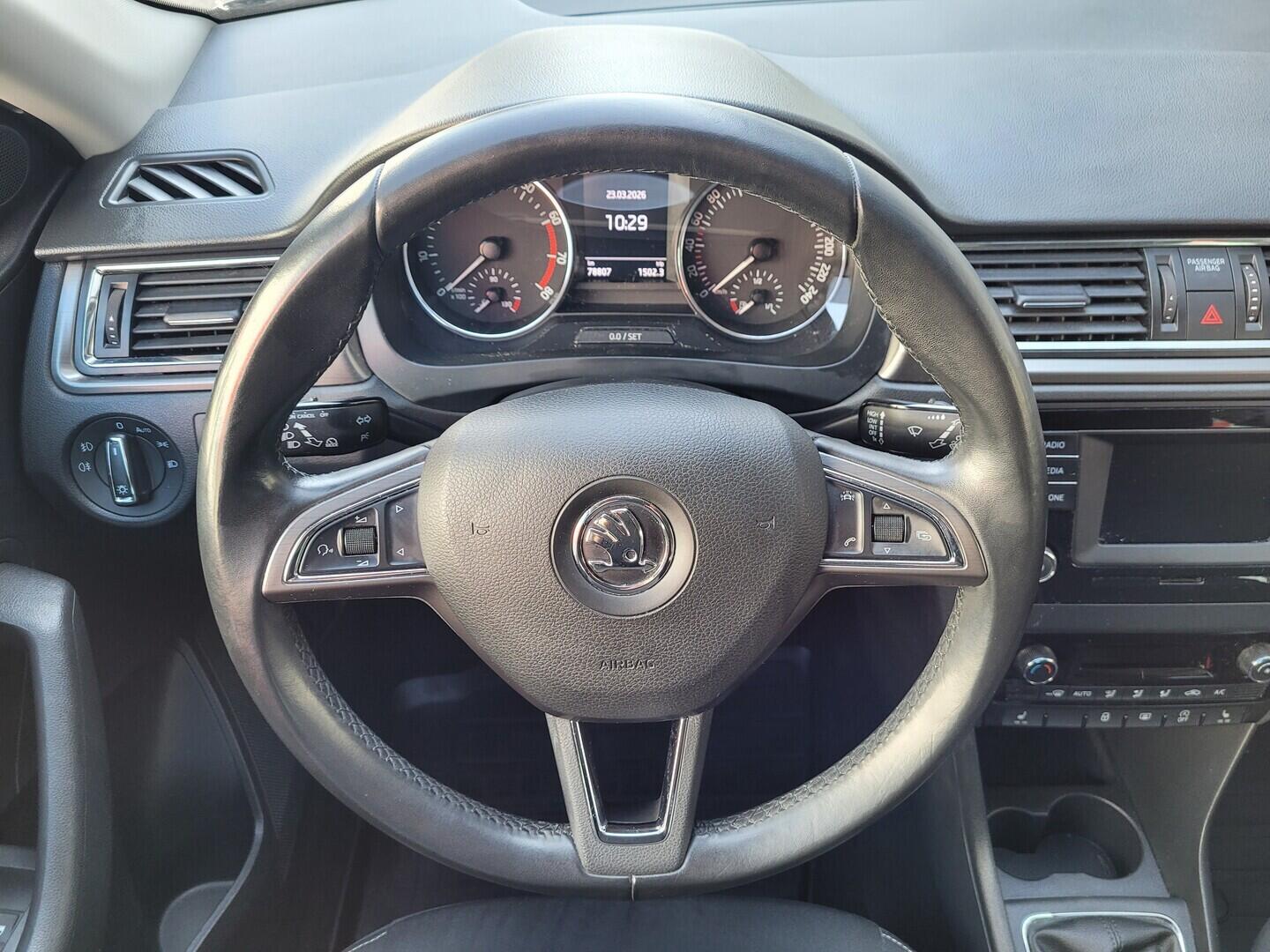 OM190V02739_23.webp_RAPID Ambiente 1.2 TSI 66 kW manuál