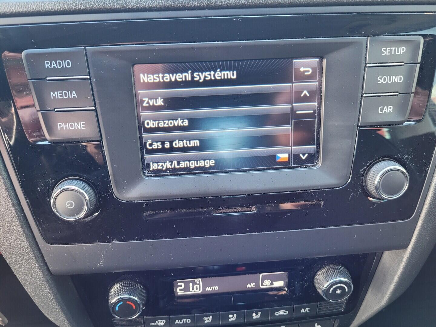 OM190V02739_26.webp_RAPID Ambiente 1.2 TSI 66 kW manuál