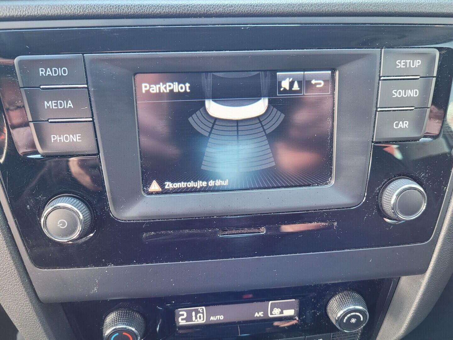 OM190V02739_27.webp_RAPID Ambiente 1.2 TSI 66 kW manuál