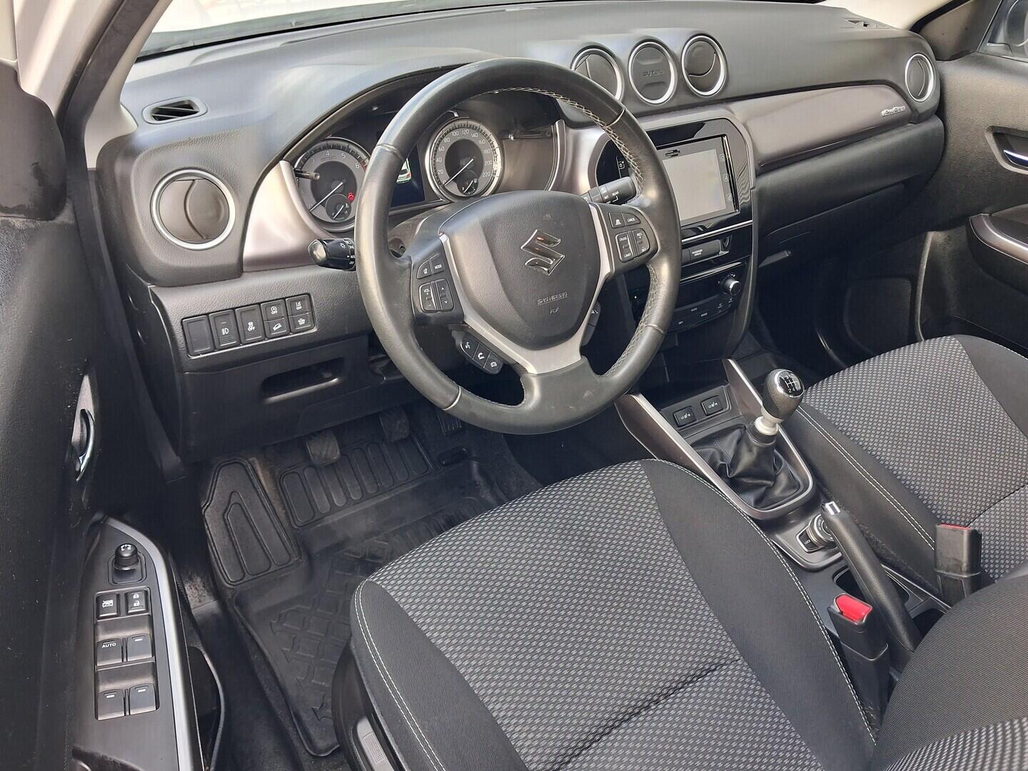 OM190V02740_19.webp_VITARA  1.4 BoosterJet 95 kW manuál