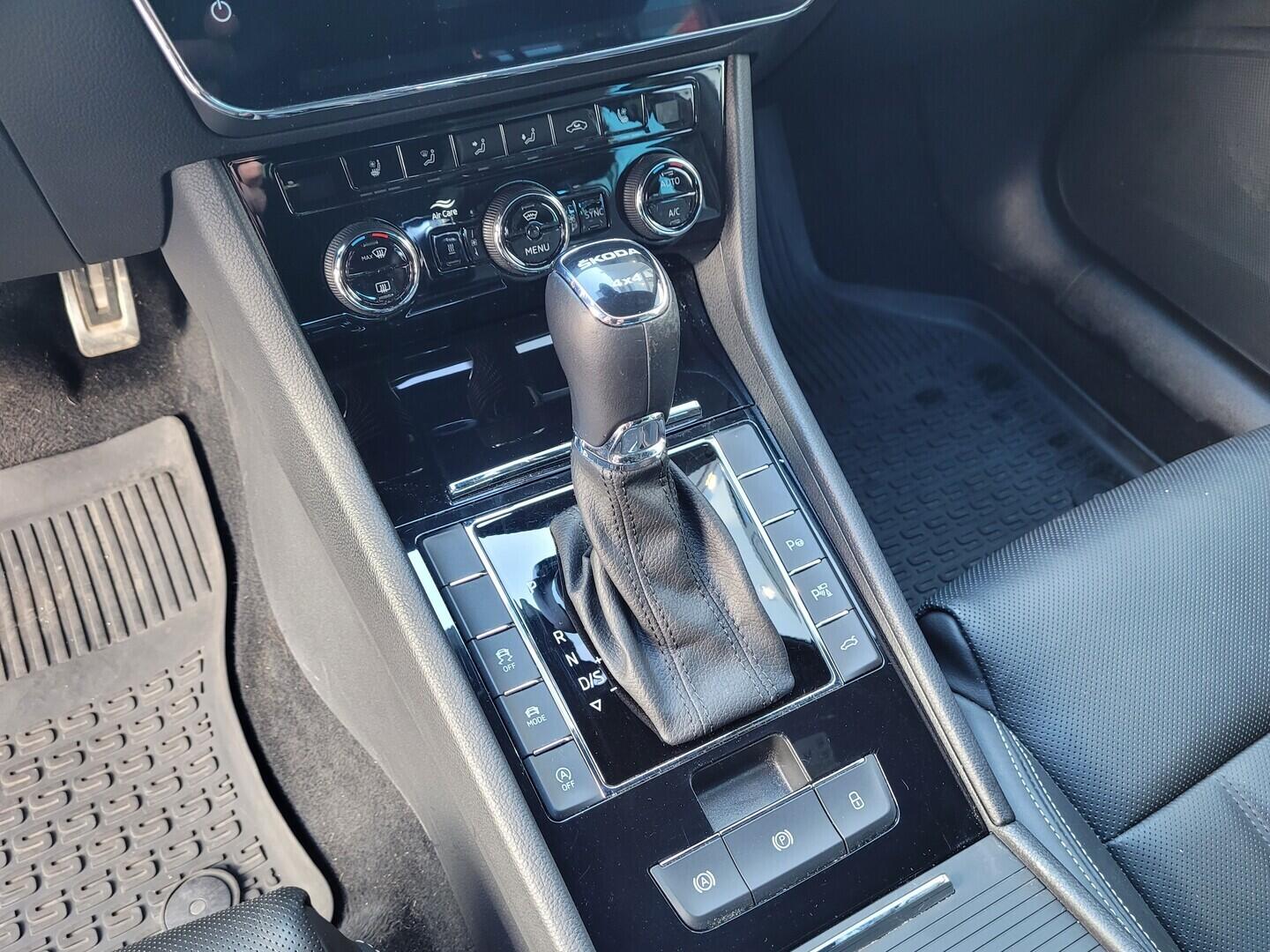 OM190V02743_29.webp_SUPERB L&K 2.0 TDI 147 kW automat, DPH