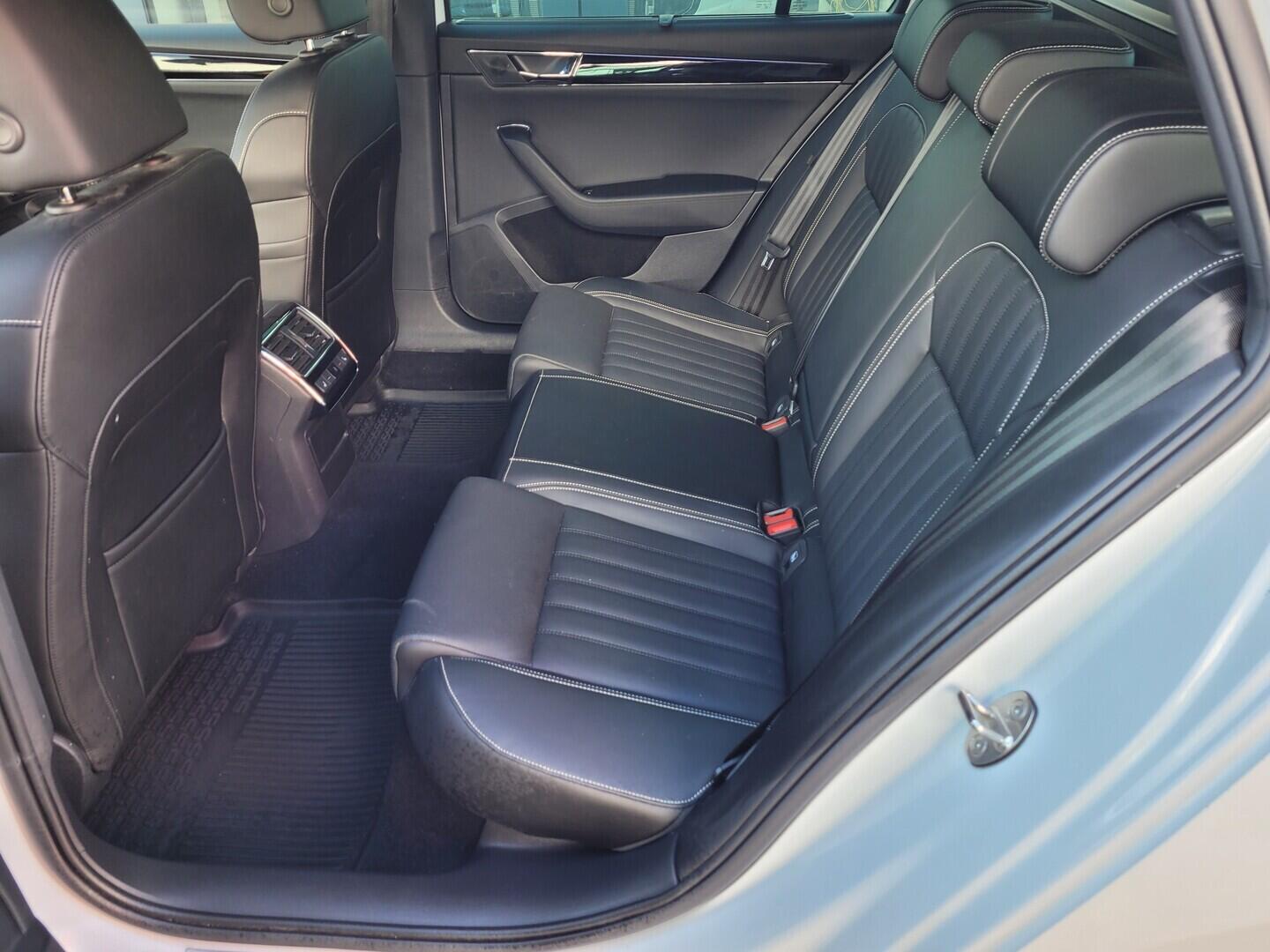 OM190V02743_30.webp_SUPERB L&K 2.0 TDI 147 kW automat, DPH