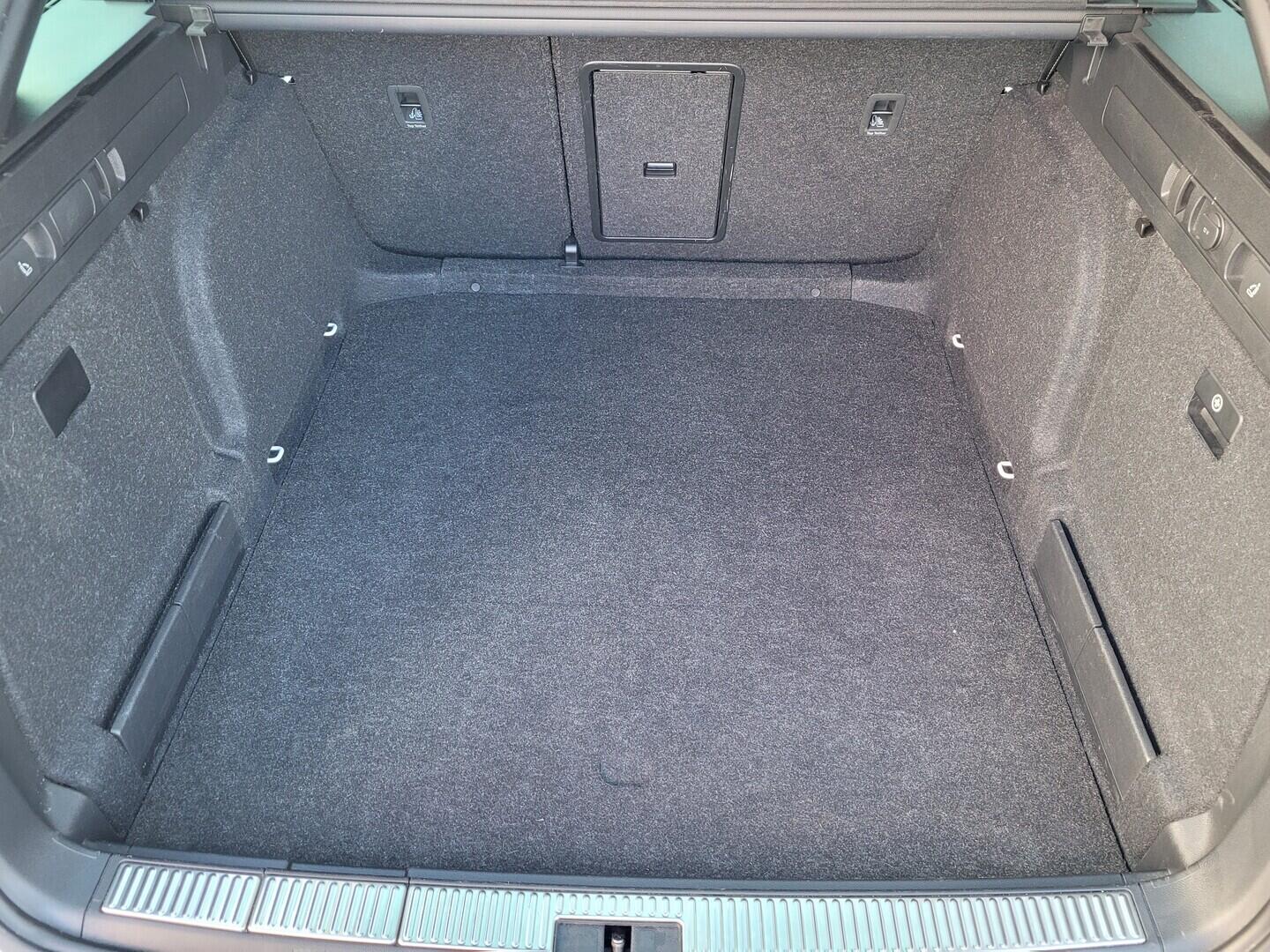 OM190V02743_31.webp_SUPERB L&K 2.0 TDI 147 kW automat, DPH