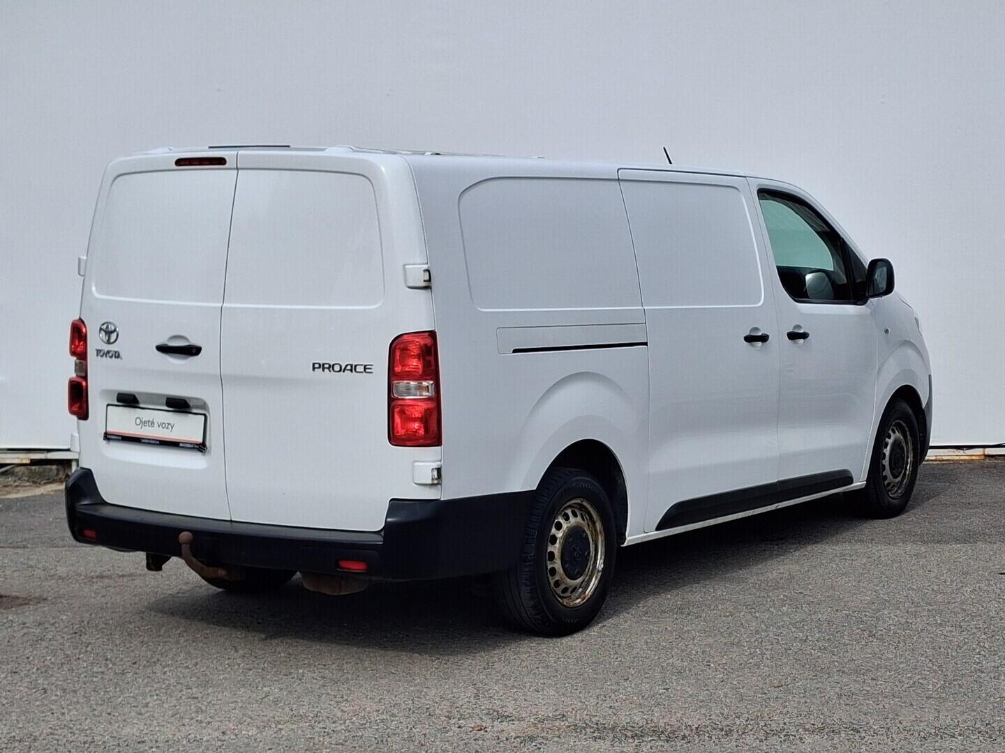 OM190V02744_11.webp_PROACE  2.0 D-4D 90 kW manuál, DPH