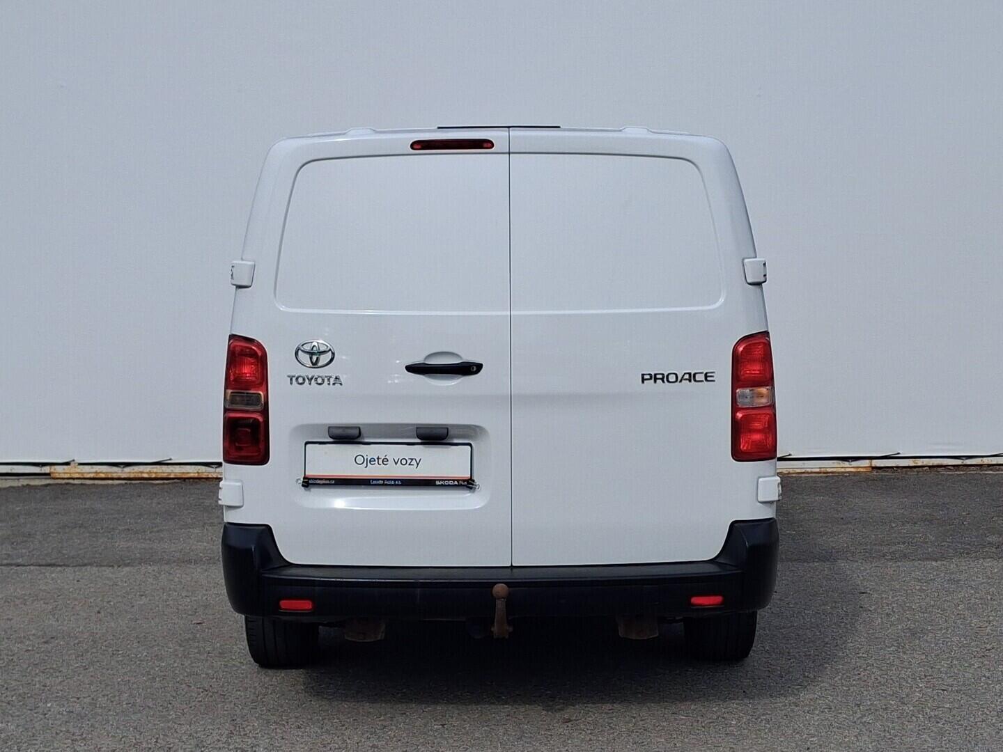 OM190V02744_17.webp_PROACE  2.0 D-4D 90 kW manuál, DPH