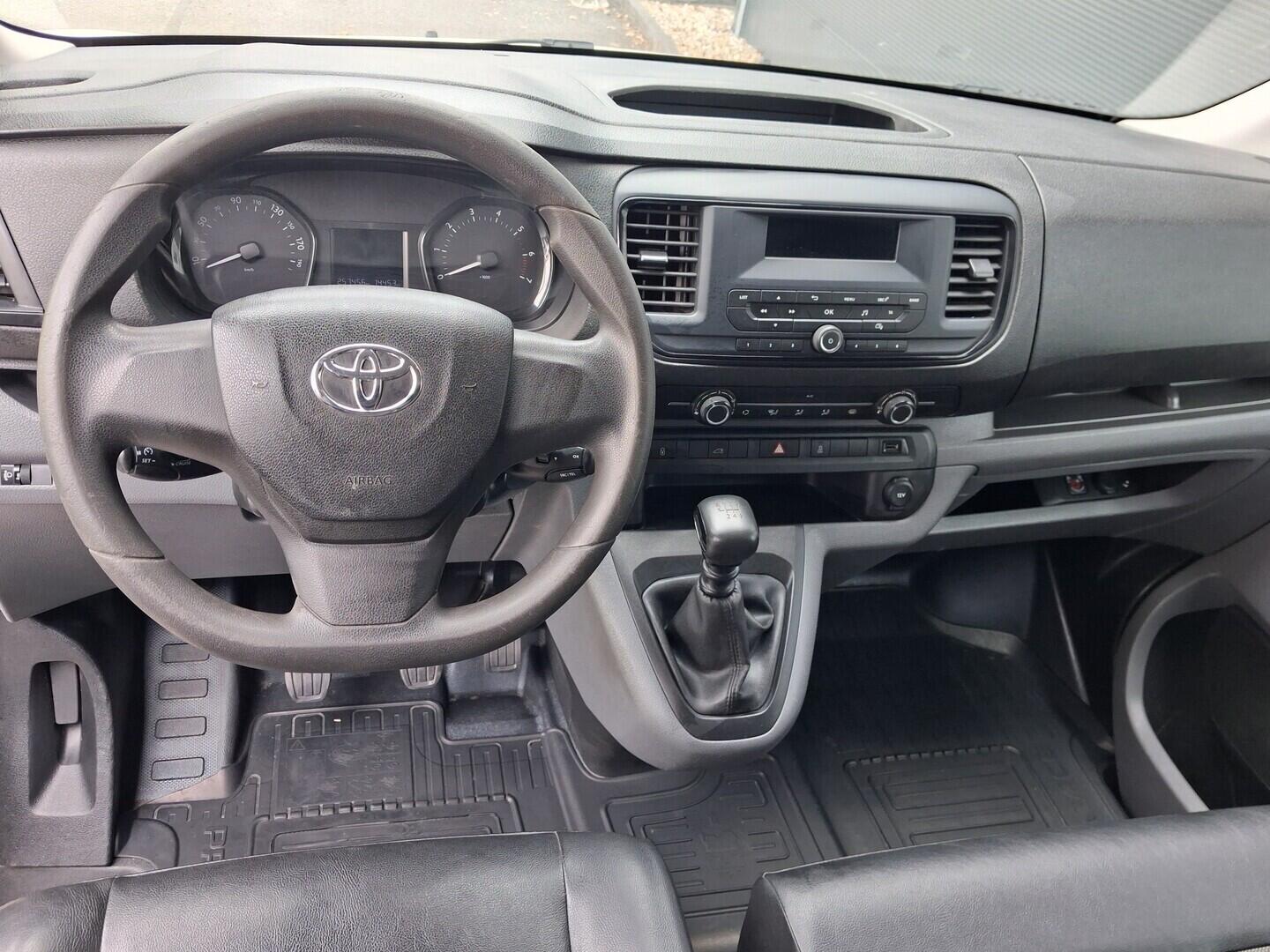 OM190V02744_18.webp_PROACE  2.0 D-4D 90 kW manuál, DPH