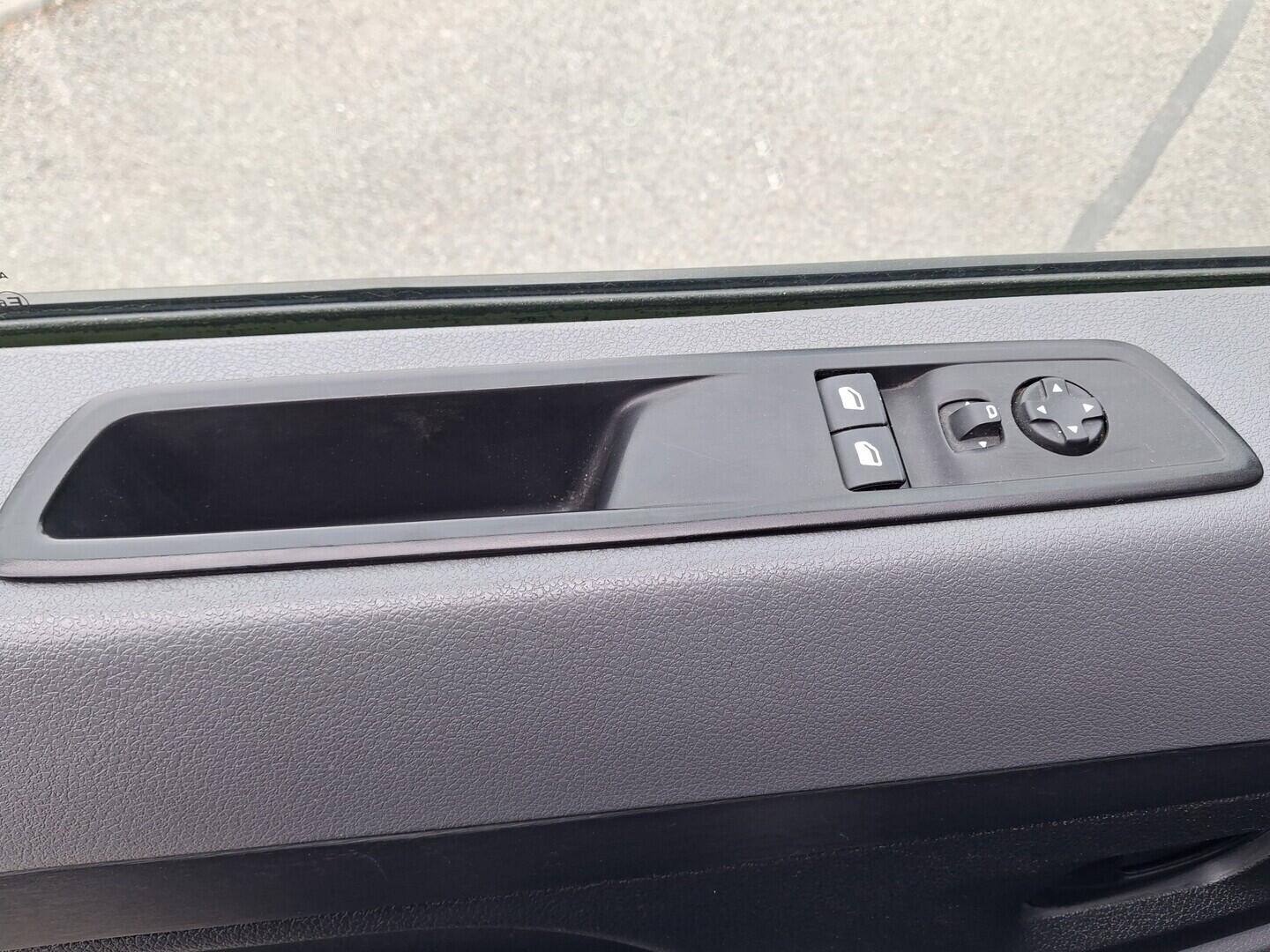 OM190V02744_21.webp_PROACE  2.0 D-4D 90 kW manuál, DPH