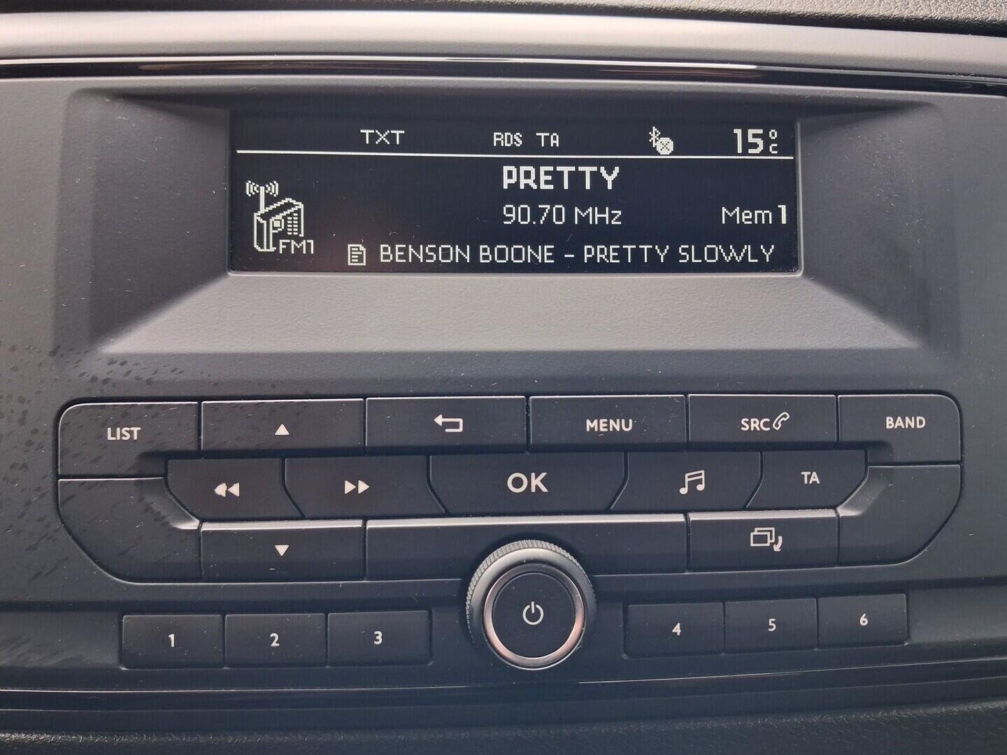 OM190V02744_24.webp_PROACE  2.0 D-4D 90 kW manuál, DPH