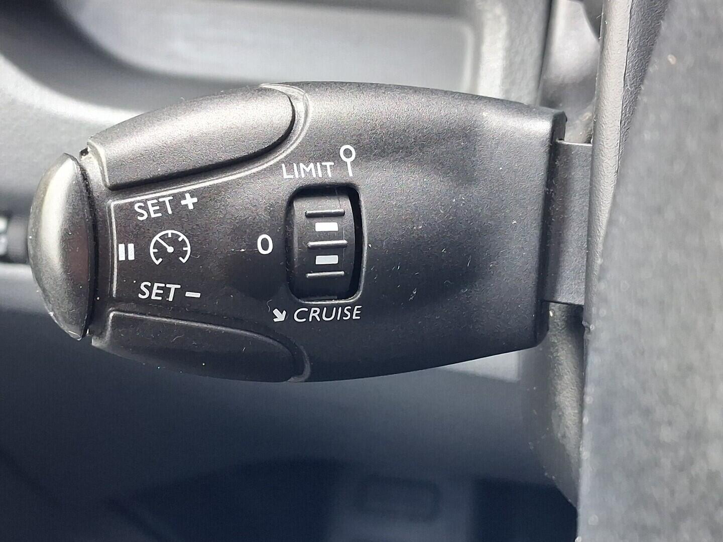 OM190V02744_26.webp_PROACE  2.0 D-4D 90 kW manuál, DPH