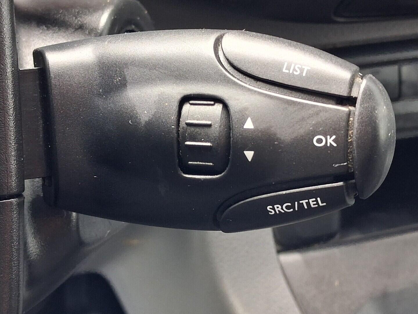 OM190V02744_28.webp_PROACE  2.0 D-4D 90 kW manuál, DPH