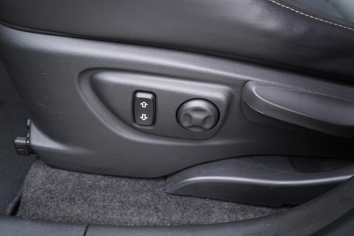 OM190V02750_22.webp_MOKKA COSMO 1.7  96 kW manuál