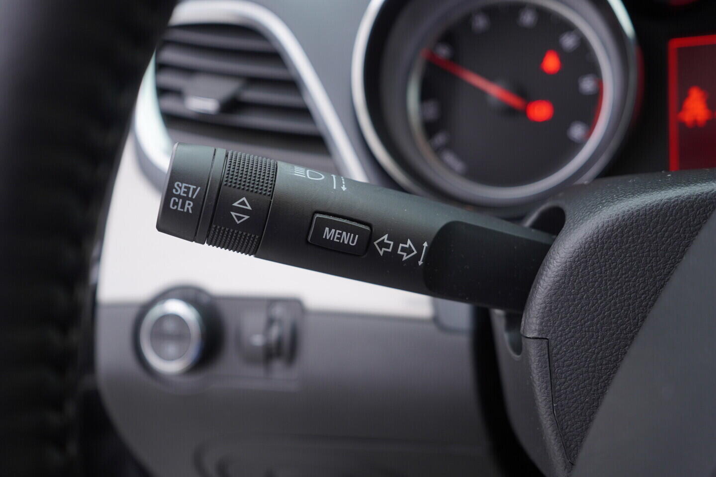 OM190V02750_24.webp_MOKKA COSMO 1.7  96 kW manuál