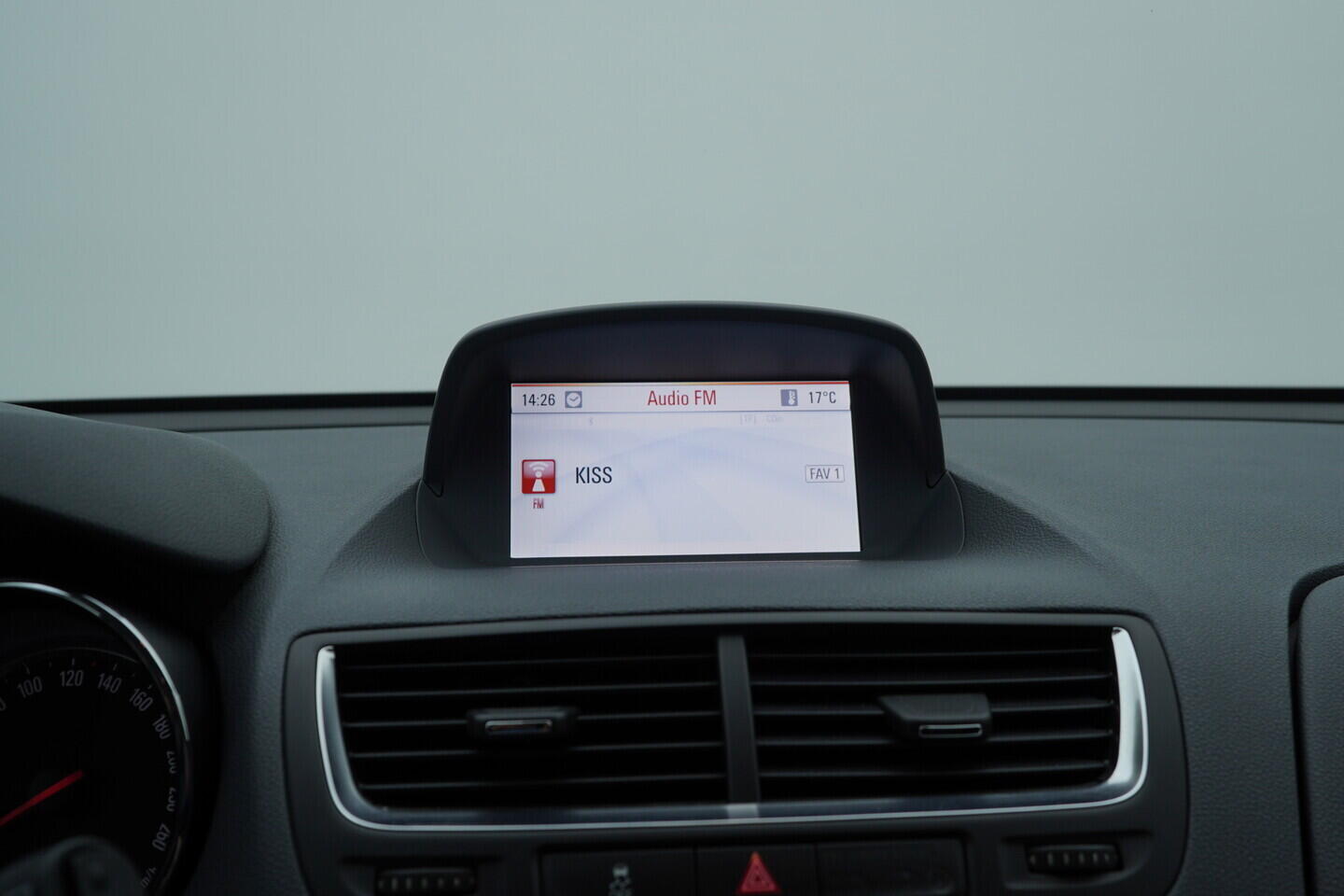 OM190V02750_30.webp_MOKKA COSMO 1.7  96 kW manuál