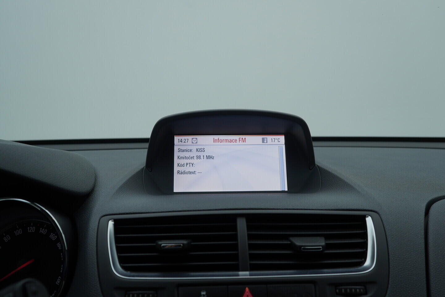 OM190V02750_32.webp_MOKKA COSMO 1.7  96 kW manuál