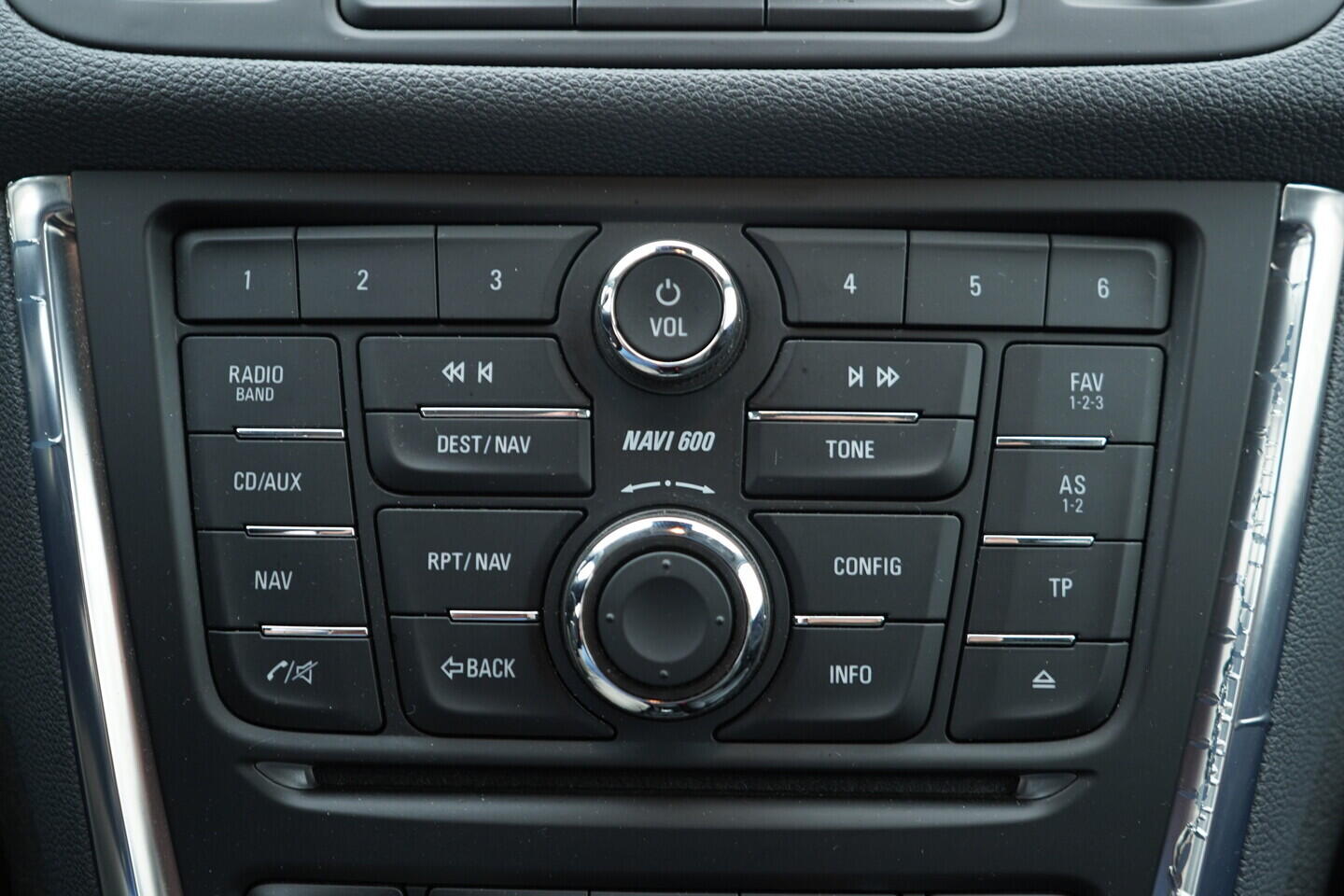 OM190V02750_34.webp_MOKKA COSMO 1.7  96 kW manuál