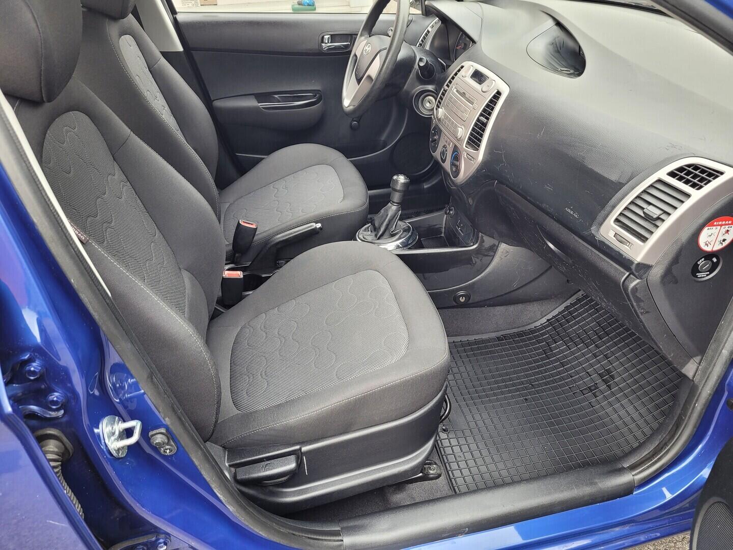 OM190V02751_23.webp_I20  1.2 i 57 kW manuál