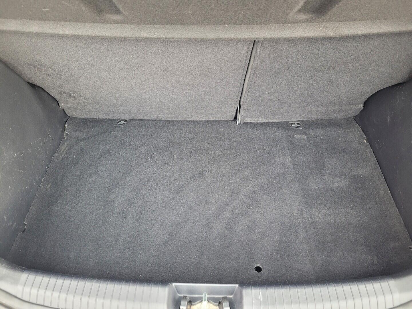 OM190V02751_32.webp_I20  1.2 i 57 kW manuál