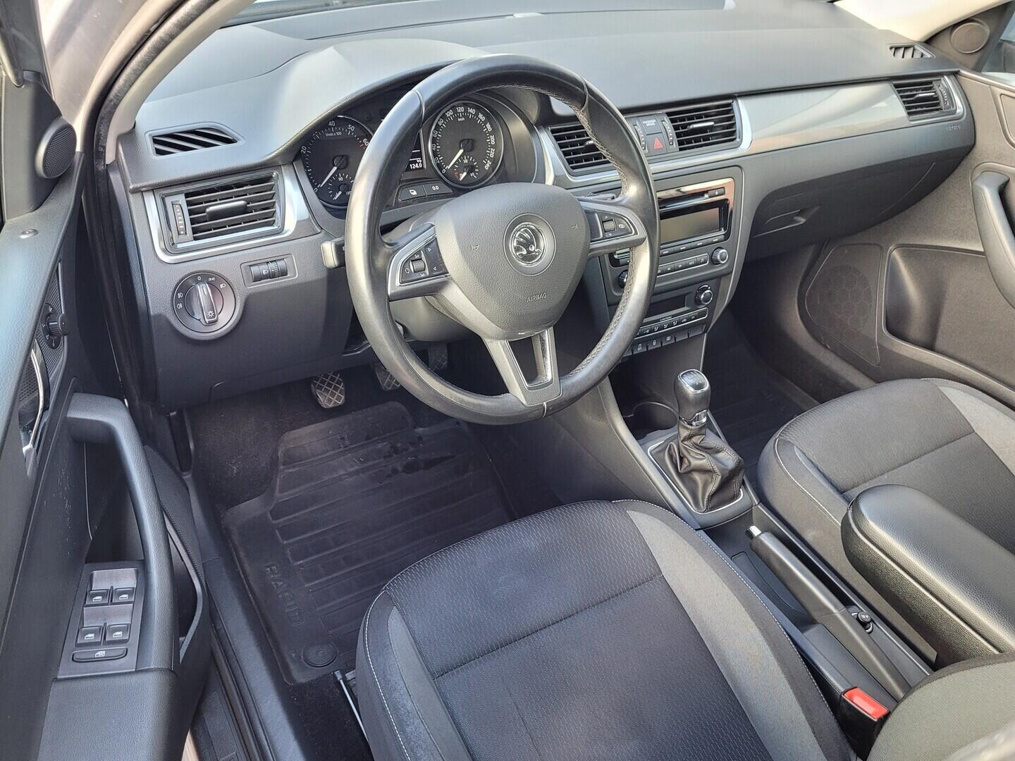 OM190V02752_19.webp_RAPID Ambition Plus 1.2 TSI 77 kW manuál