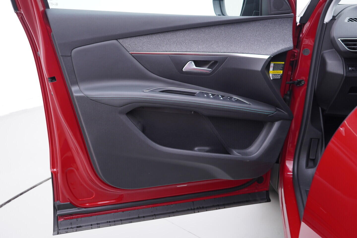 OM190V02757_19.webp_3008 Allure Pack 1.2 PureTech 96 kW manuál