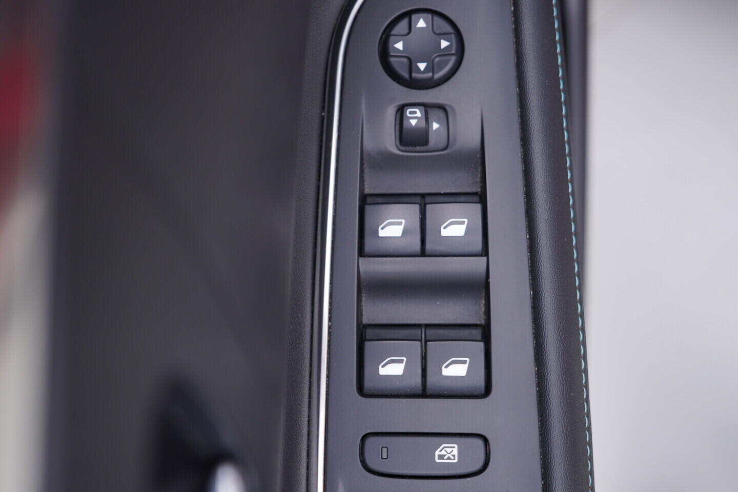 OM190V02757_20.webp_3008 Allure Pack 1.2 PureTech 96 kW manuál