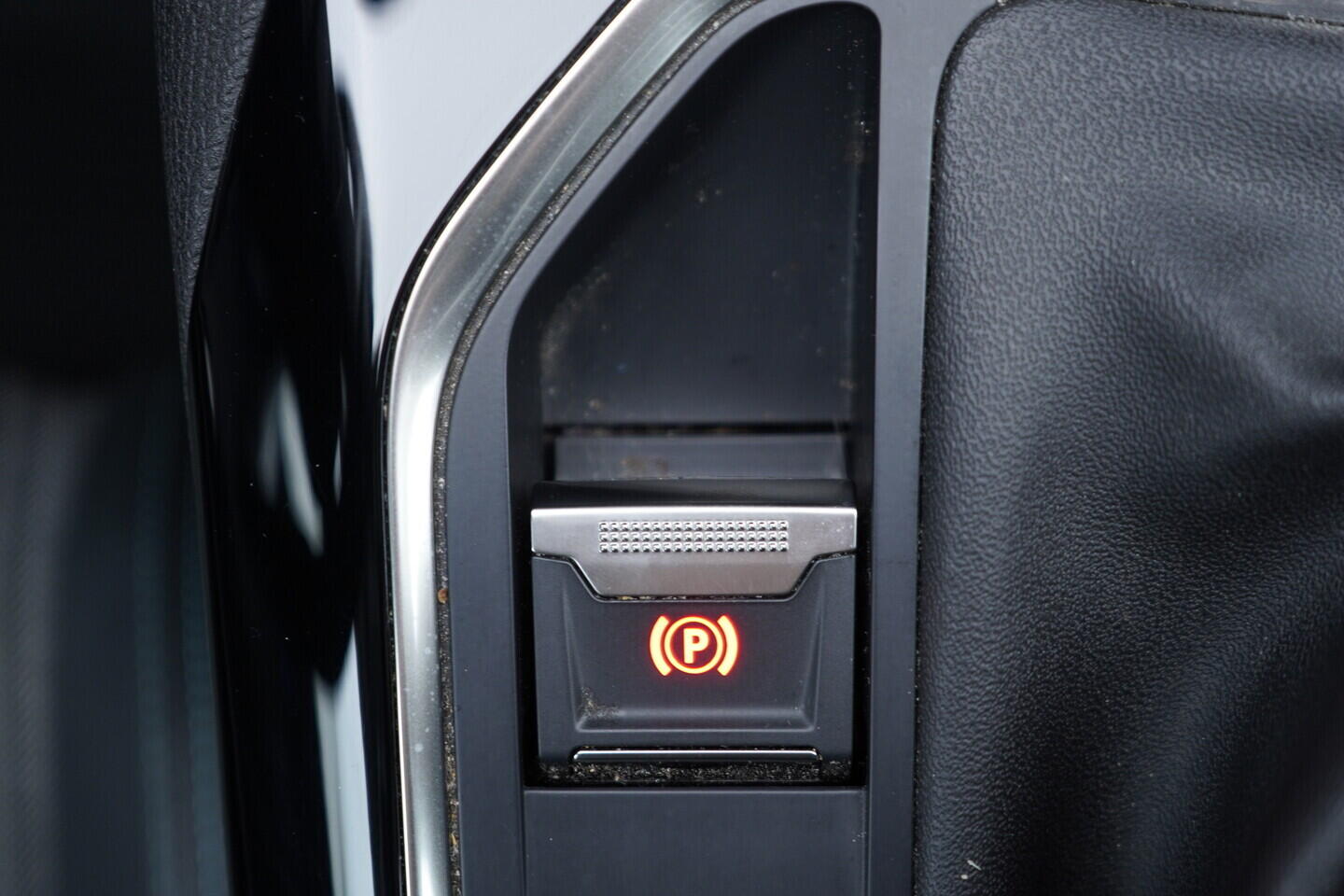 OM190V02757_34.webp_3008 Allure Pack 1.2 PureTech 96 kW manuál