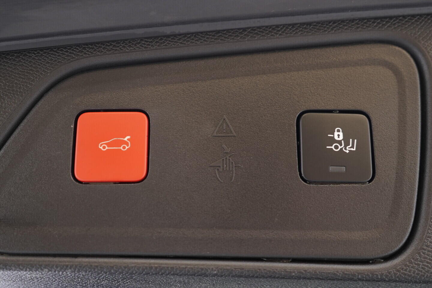 OM190V02757_38.webp_3008 Allure Pack 1.2 PureTech 96 kW manuál