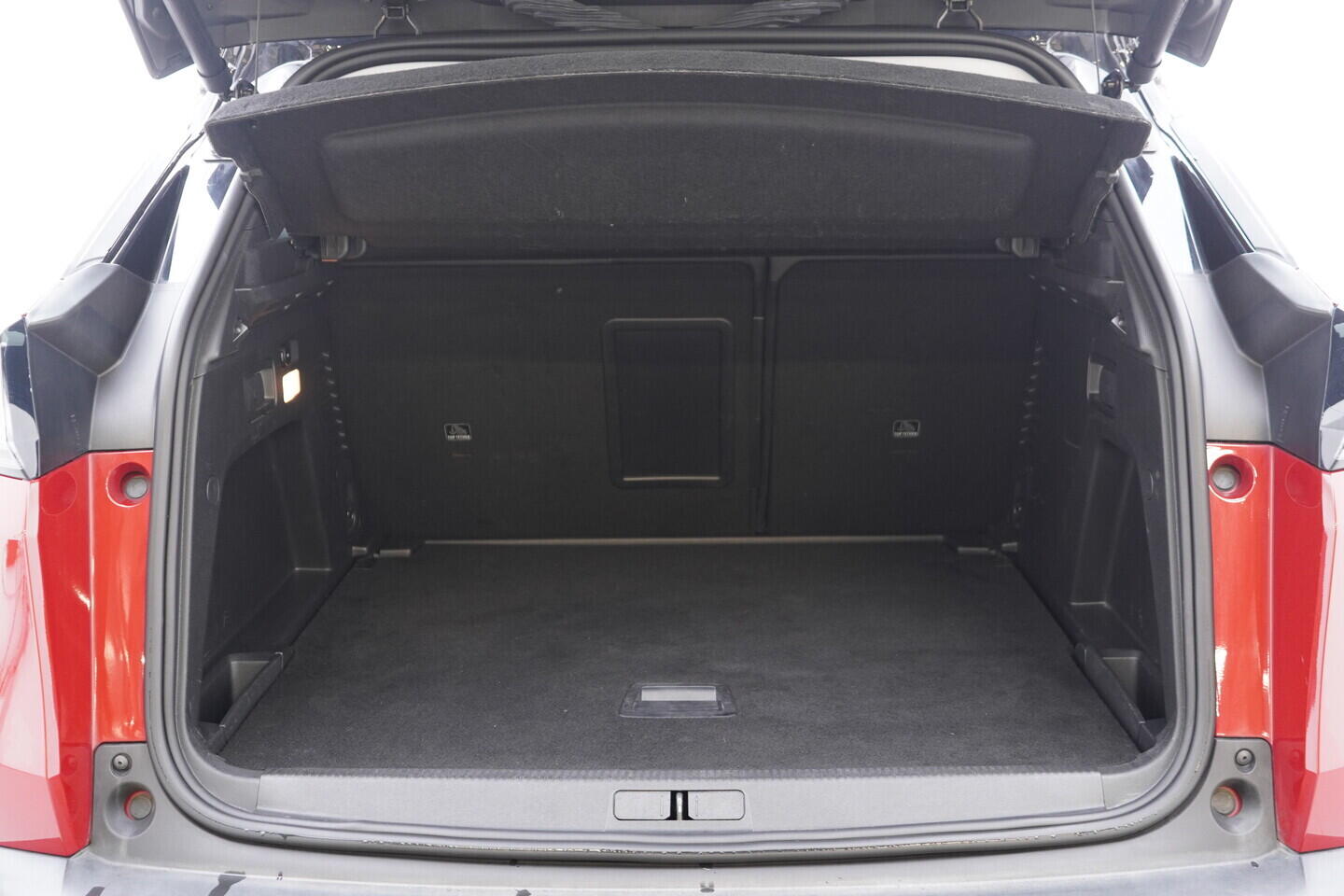 OM190V02757_39.webp_3008 Allure Pack 1.2 PureTech 96 kW manuál