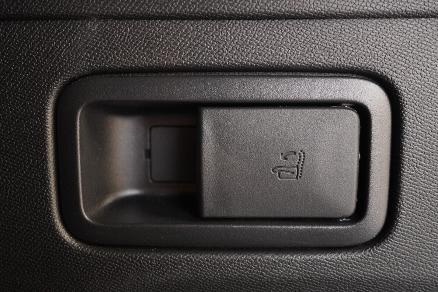 OM190V02757_40.webp_3008 Allure Pack 1.2 PureTech 96 kW manuál