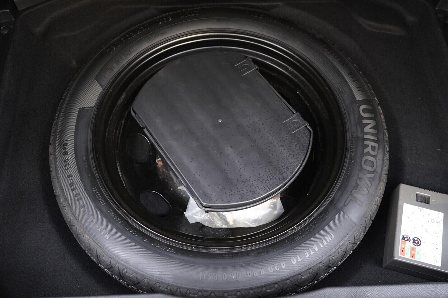 OM190V02757_41.webp_3008 Allure Pack 1.2 PureTech 96 kW manuál