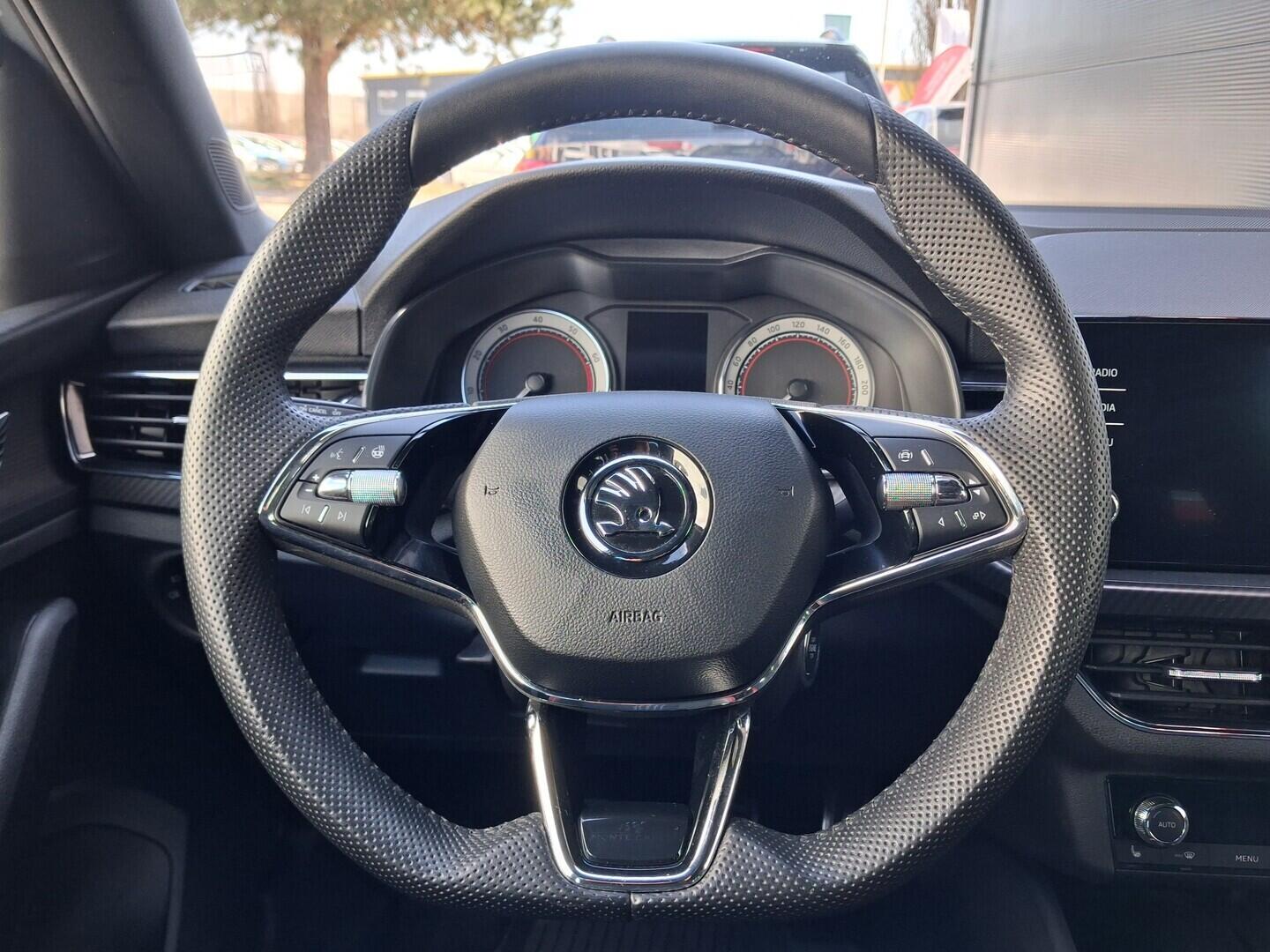 OM190V02759_23.webp_KAMIQ Monte Carlo 1.5 TSI 110 kW manuál