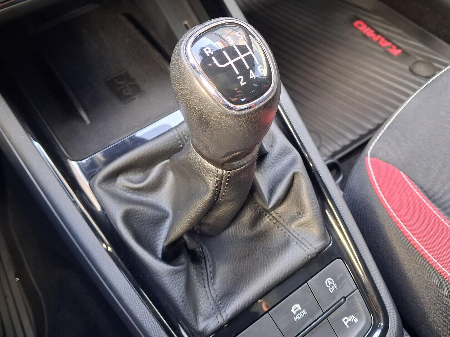 OM190V02759_30.webp_KAMIQ Monte Carlo 1.5 TSI 110 kW manuál