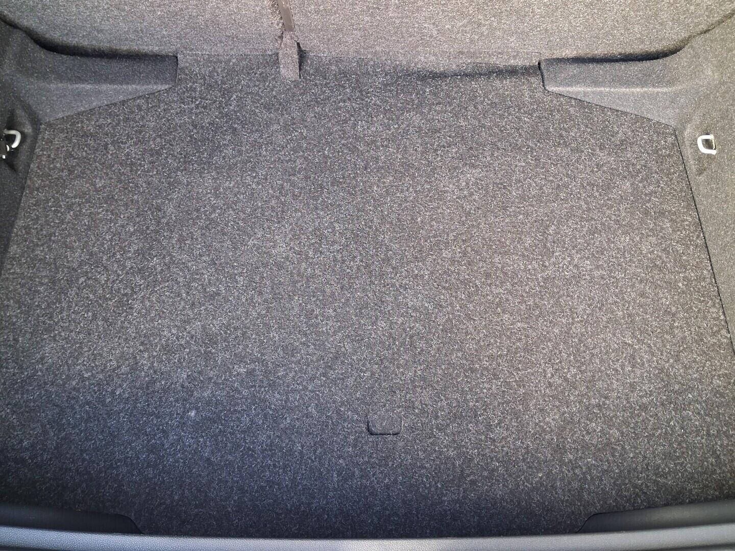 OM190V02759_32.webp_KAMIQ Monte Carlo 1.5 TSI 110 kW manuál