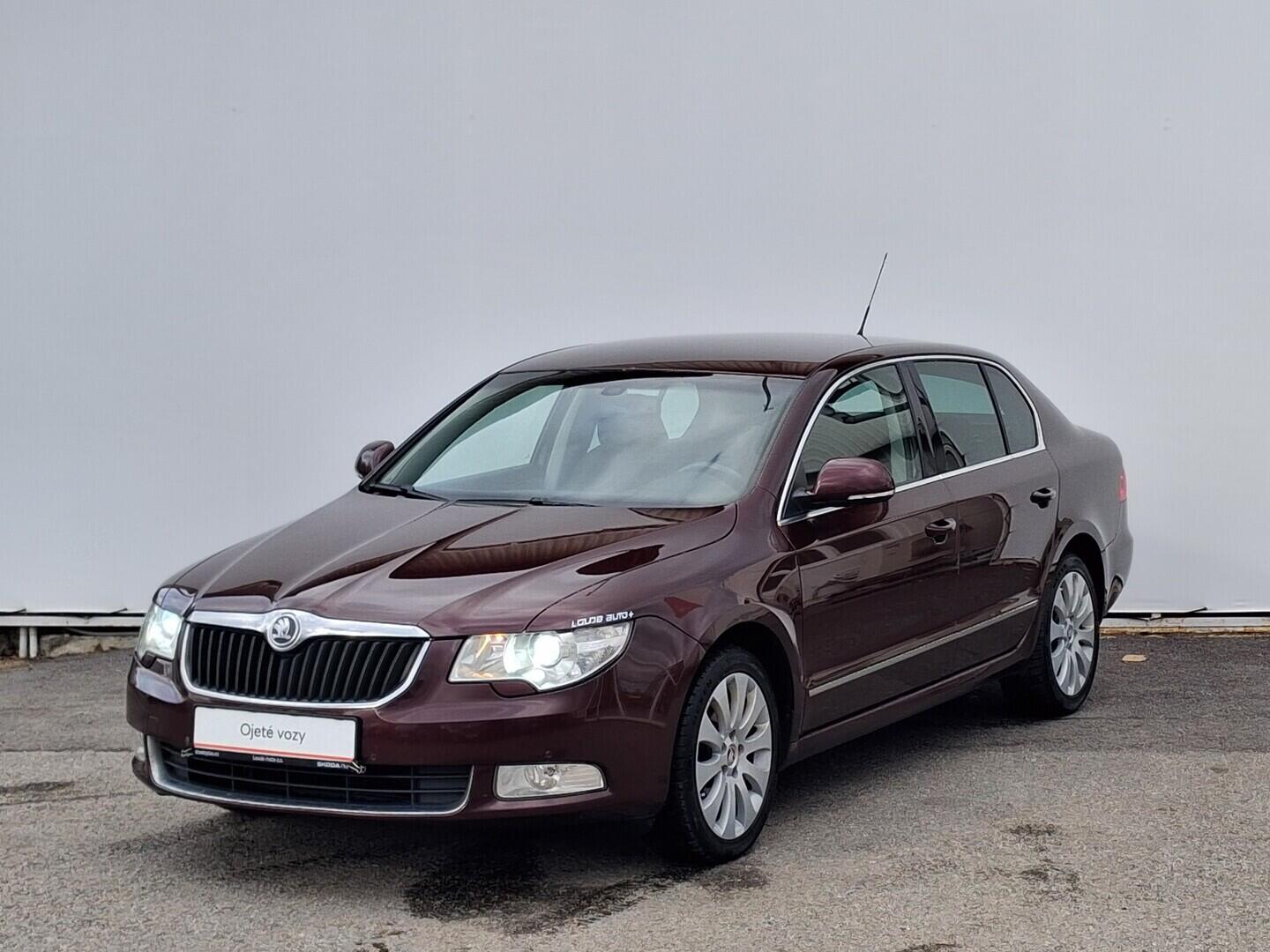 OM190V02762_10.webp_SUPERB Elegance 2.0 TDI 103 kW manuál