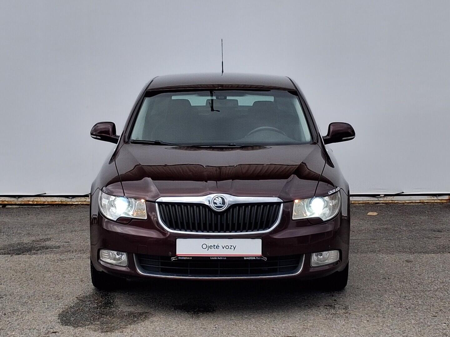 OM190V02762_13.webp_SUPERB Elegance 2.0 TDI 103 kW manuál