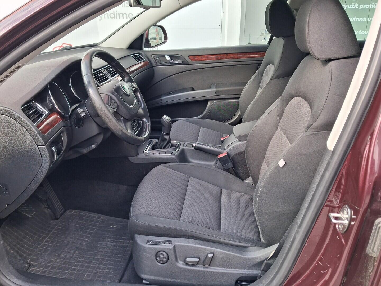 OM190V02762_20.webp_SUPERB Elegance 2.0 TDI 103 kW manuál