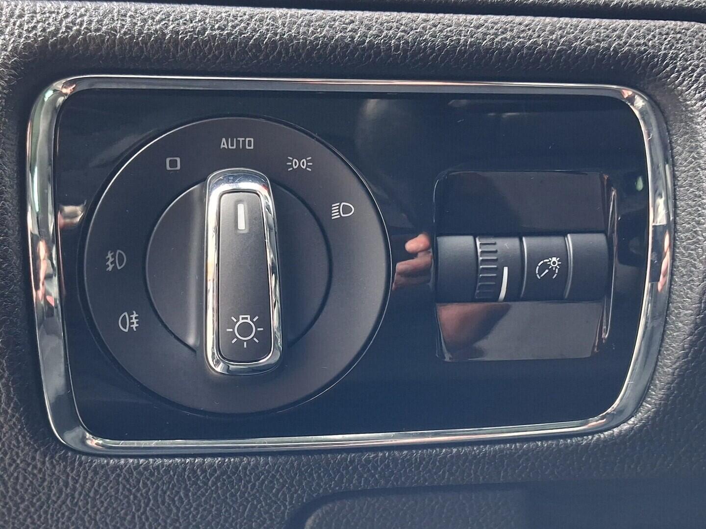 OM190V02762_22.webp_SUPERB Elegance 2.0 TDI 103 kW manuál